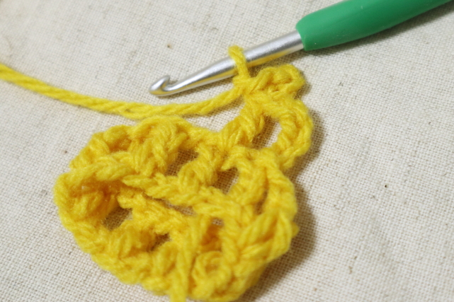 かぎ針編み 長編みに鎖３目のピコットを編みつけてみるよ 糸へん便り